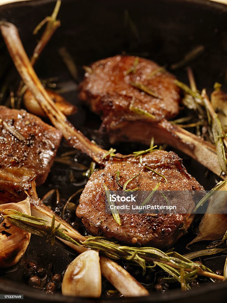 Costillas de cordero a las brasas - Foto de stock de Chuleta libre de derechos