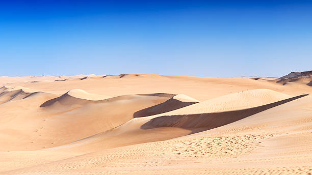 grande mar de areia, líbia, deserto de áfrica - great sand sea imagens e fotografias de stock