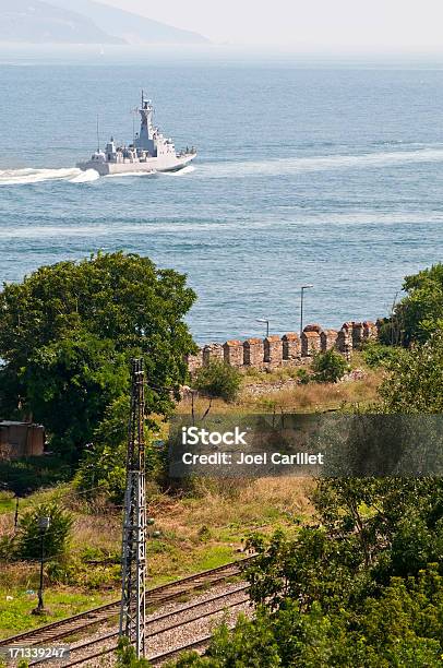 Ejército Turconavy Barco En Estrecho De Bósforo Foto de stock y más banco de imágenes de Agua - Agua, Aire libre, Armada