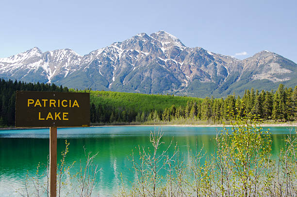 istock Patricia Lake and Pyramid Mountain 171339635