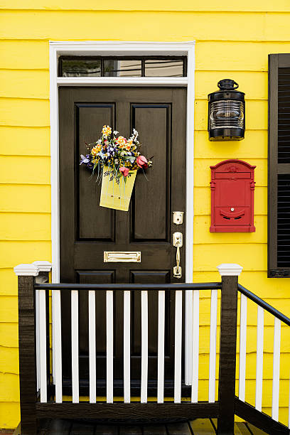 istock Yellow House Black Door Annapolis 171339652