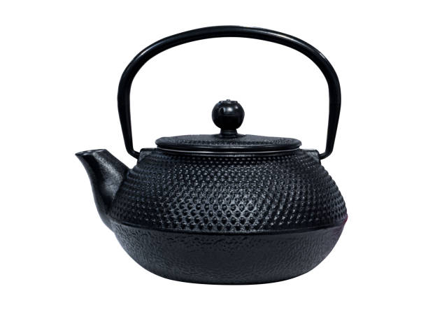 teiera in ceramica di colore nero, cultura del bere il tè - chinese tea teapot isolated tea foto e immagini stock