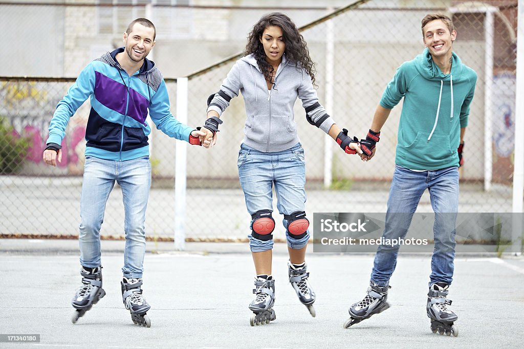 Rollerskating Skaten Freunde - Lizenzfrei Inlineskaten Stock-Foto