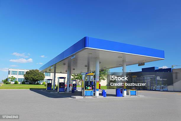 Modernes Blaustation Stockfoto und mehr Bilder von Tankstelle - Tankstelle, Eckladen, Kraftstoffpumpe