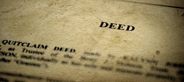 istock Deed for Real Estate Transfer or Transaction Contract 1713406325