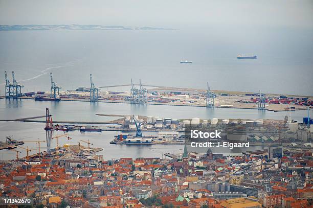 空から見た写真の大都市産業用の港 - デンマークのストックフォトや画像を多数ご用意 - デンマーク, 産業, オルフス