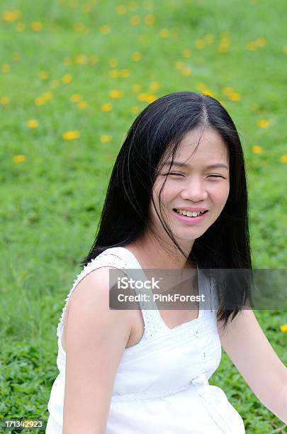 Sorriso - Fotografias de stock e mais imagens de Adulto - Adulto, Ao Ar Livre, Asiático e indiano