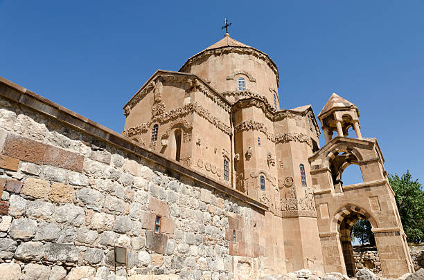 Akdamar kilisesi - Akhtamar Church "Famous Armenian Akhtamar Church near Van, in Eastern Anatolia, Turkey." kurdistan stock pictures, royalty-free photos & images