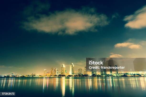 Skyline Di San Diego - Fotografie stock e altre immagini di Acqua - Acqua, Ambientazione esterna, Attrezzatura per illuminazione