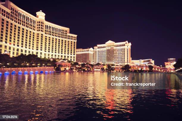 Bellagio Hotel I Fontanna W Las Vegas - zdjęcia stockowe i więcej obrazów Ameryka Północna - Ameryka Północna, Bellagio Hotel, Fotografika