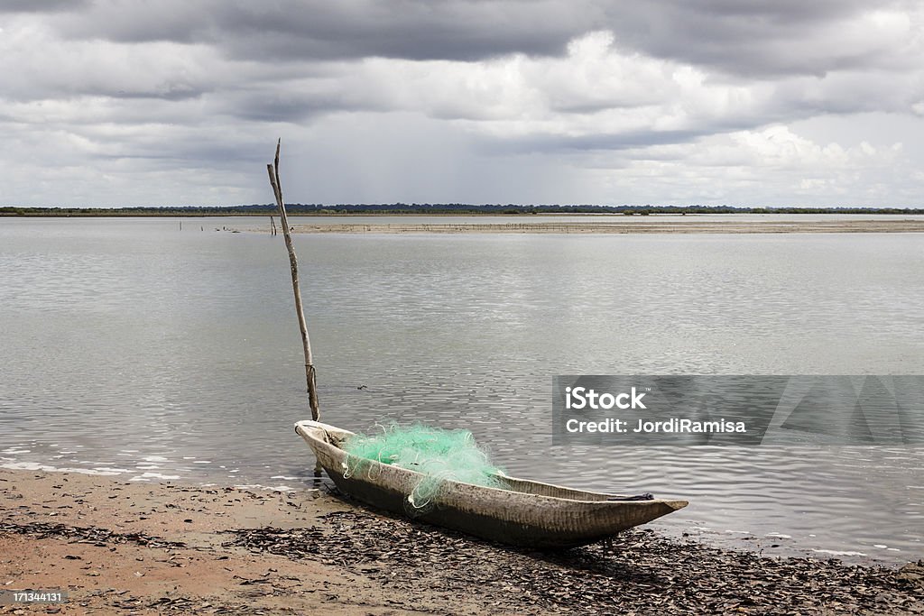 Canoe de pesca en Senegal - Foto de stock de Agua libre de derechos