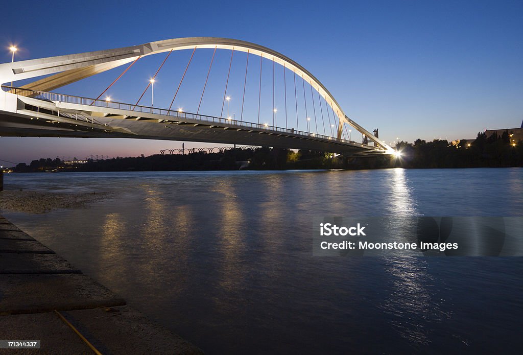 Barqueta Bridge, em Sevilha, Espanha - Foto de stock de Andaluzia royalty-free