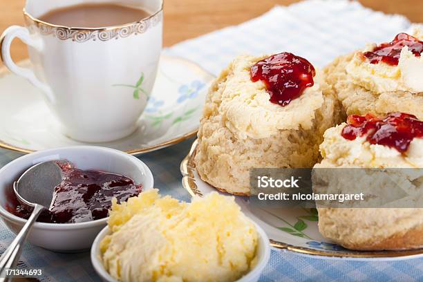 Tè Alla Panna Inglese - Fotografie stock e altre immagini di Tè con latte - Tè con latte, Scone, Cultura britannica