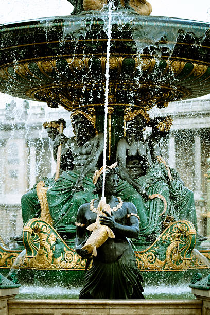istock Place de La Concorde Fountain - XLarge 171345505