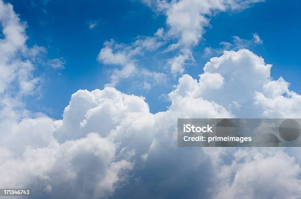 Drammatico Cielo Nuvoloso - Fotografie stock e altre immagini di Nube - Nube, Cielo, Panorama di nuvole