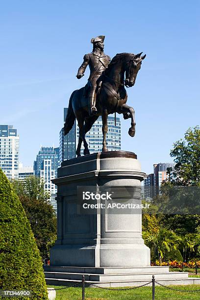 Estátua De George Washington No Cavalo No Jardim Público De Boston - Fotografias de stock e mais imagens de Ao Ar Livre