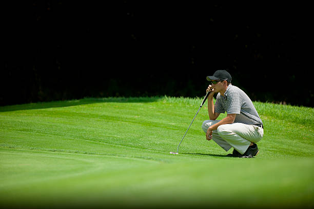 골퍼 목표 설정 - golf putting determination focus ��뉴스 사진 이미지