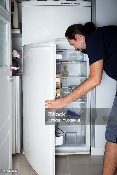 Nichts Mehr Zu Essen Stockfoto und mehr Bilder von Kühlschrank - Kühlschrank, Leer, Essensreste