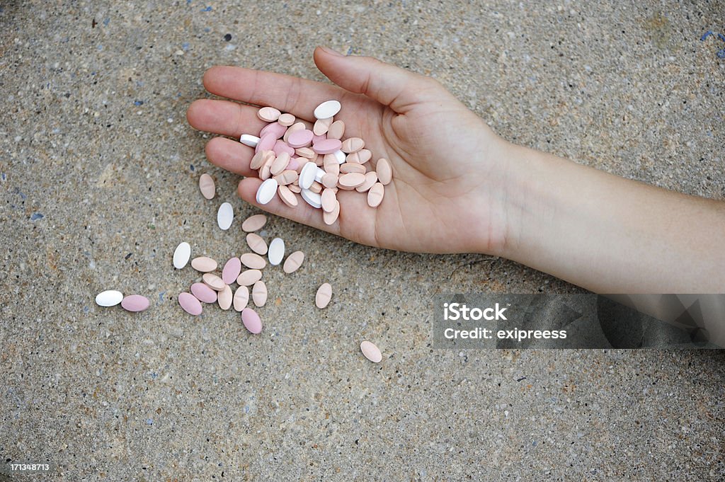 Overdose de comprimidos - Foto de stock de Abuso royalty-free