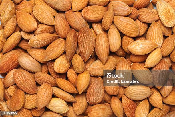 Photo libre de droit de Amandes Arrièreplan banque d'images et plus d'images libres de droit de Amande - Amande, Aliment, Aliment cru