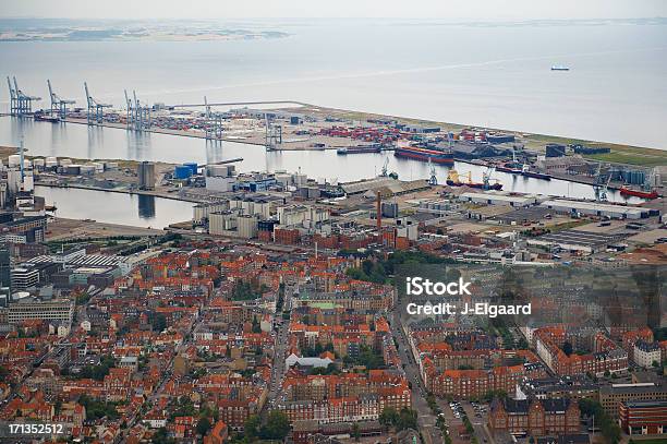 空から見た写真の大都市産業用の港 - オルフスのストックフォトや画像を多数ご用意 - オルフス, デンマーク, 都市の全景