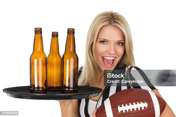 Sports Bar Kellnerin Stockfoto und mehr Bilder von Alkoholisches Getränk - Alkoholisches Getränk, Amerikanischer Football, Arbeiten