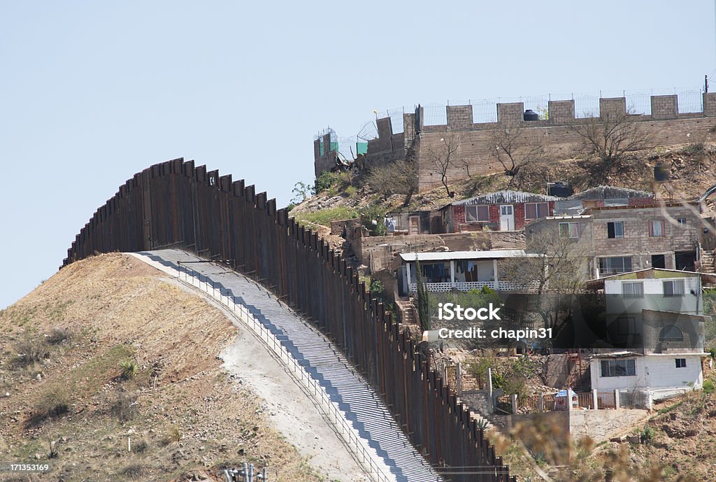 境界柵でノガレス（メキシコ） - アリゾナ州のロイヤリティフリーストックフォト