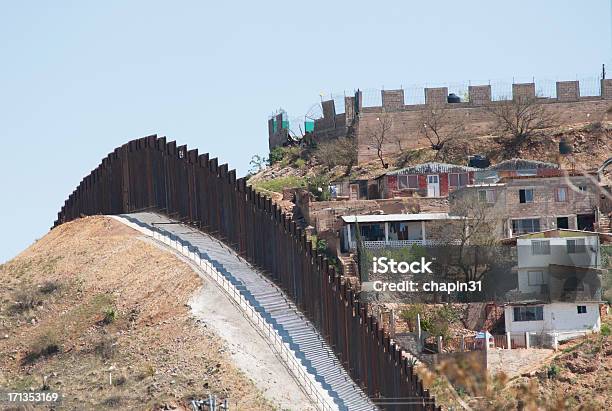 Foto de Fronteira Muro De Nogales México e mais fotos de stock de Arizona - Arizona, México, Deserto de Sonora
