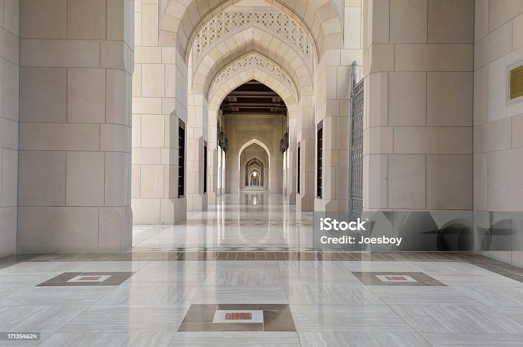 Muscat Grande Mesquita arco e azulejos - Foto de stock de Arenito royalty-free
