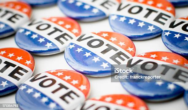 Pulsante Di Voto Elettorale Per Il 2012 - Fotografie stock e altre immagini di Elezione - Elezione, Spilla di campagna politica, A forma di stella