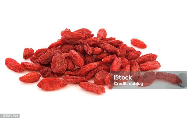 Bayas Goji Foto de stock y más banco de imágenes de Digupi - Digupi, Baya, Frutas del bosque