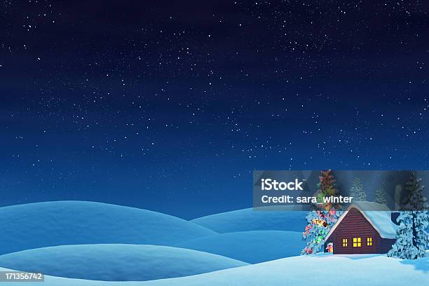 Cabana De Madeira E Árvore De Natal Em Material Paisagem De Inverno De Noite - Fotografias de stock e mais imagens de Ilustração