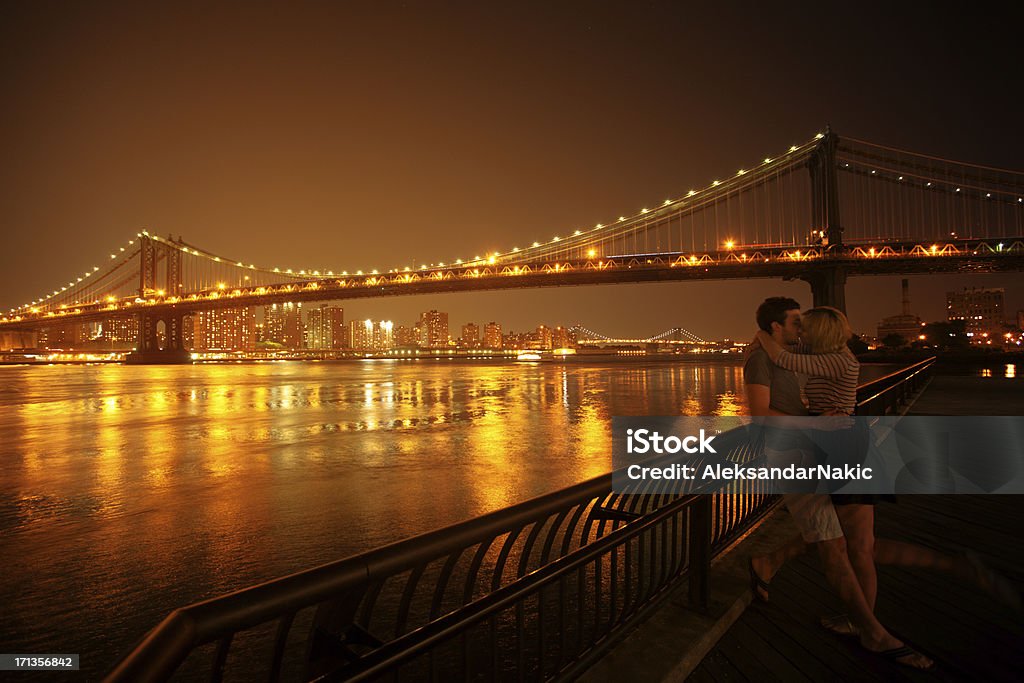 Liebespaar Küssen in New York City - Lizenzfrei Date Night - Romance Stock-Foto