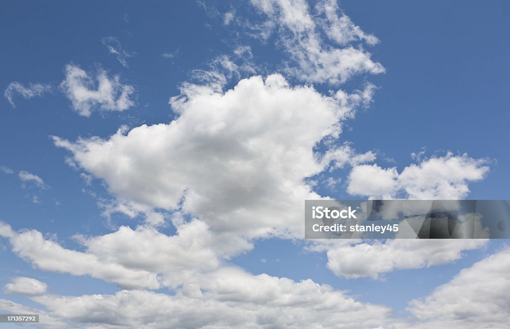 青い空と雲 - 人物なしのロイヤリティフリーストックフォト