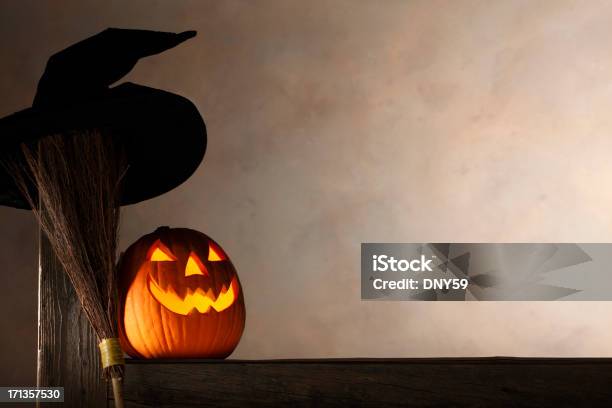 Foto de Halloween e mais fotos de stock de Assustador - Assustador, Cabaça - Cucúrbita, Chapéu de Bruxa