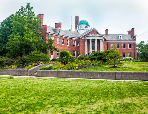 istock Shaker Heights, Ohio City Hall 171357678