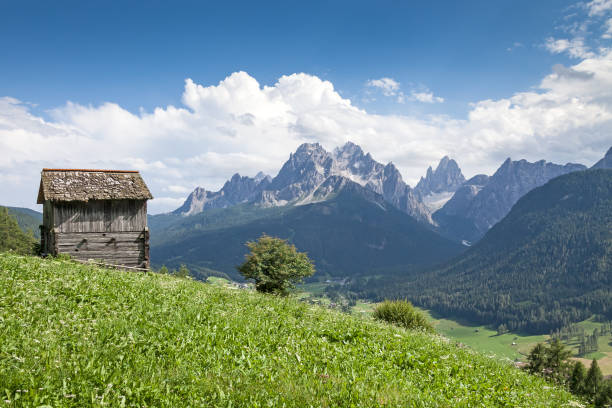 istock Little barn in the Dolomites 171357984