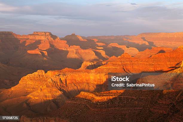 Parco Nazionale Del Grand Canyon In Arizona - Fotografie stock e altre immagini di Ambientazione esterna - Ambientazione esterna, Arancione, Arenaria - Roccia sedimentaria