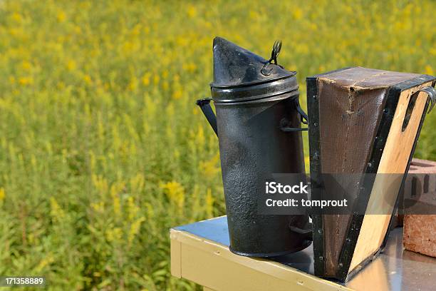 Bienenstock Nichtrauchertool Stockfoto und mehr Bilder von Agrarbetrieb - Agrarbetrieb, Apis, Ausrüstung und Geräte