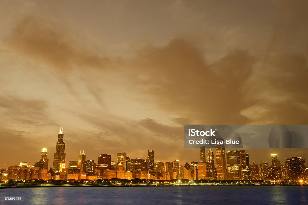 Horizonte de Chicago ao pôr do sol - Foto de stock de América do Norte royalty-free