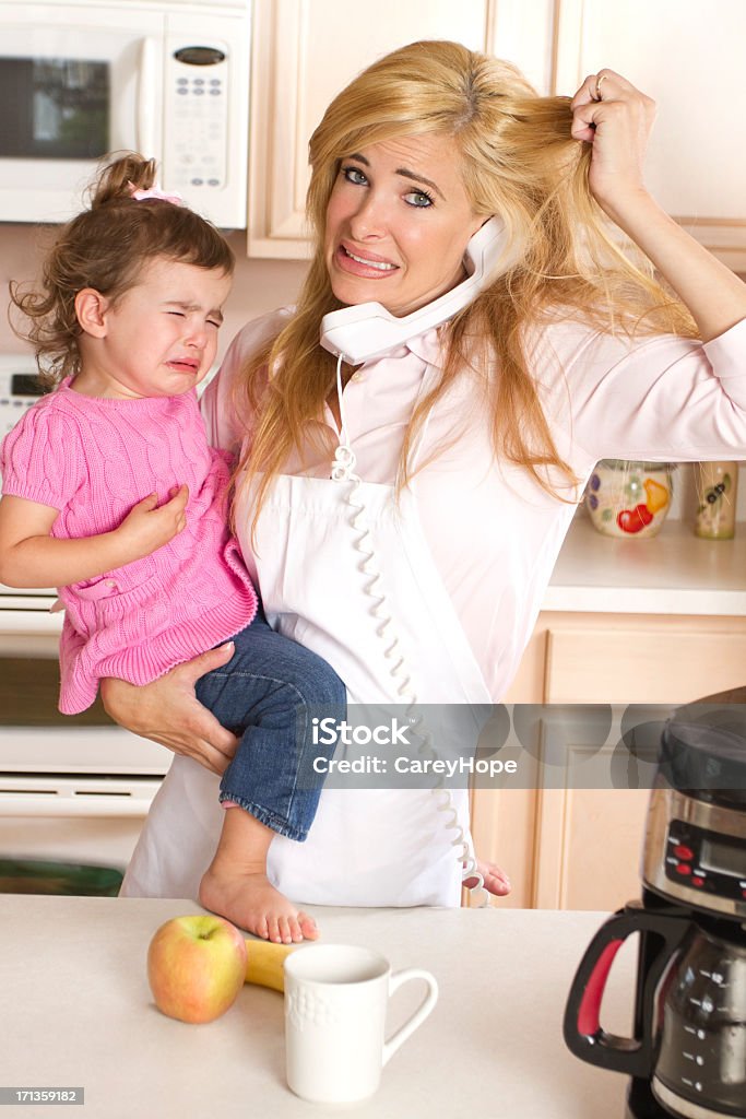 Frustrado dona de casa - Foto de stock de Mãe royalty-free
