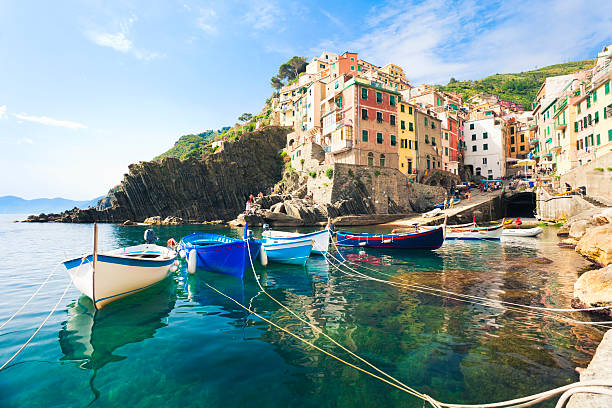 riomaggiore, cinque terre - la spezia foto e immagini stock