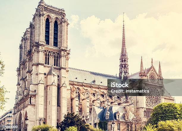 Notre Dame De Paris Stockfoto und mehr Bilder von Architektur - Architektur, Außenaufnahme von Gebäuden, Bauwerk