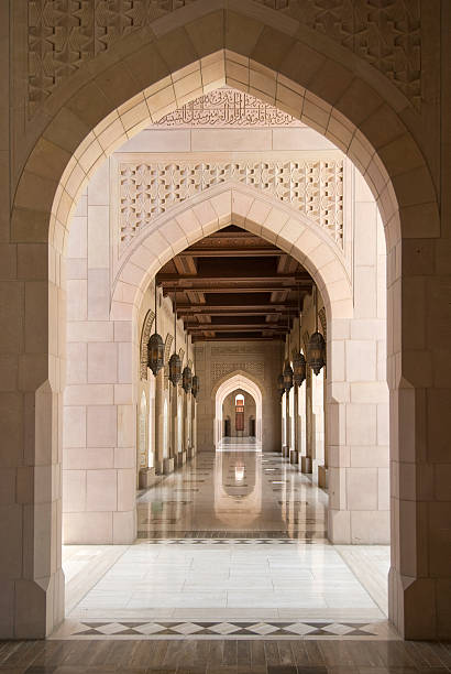 corridoio - oman greater masqat built structure mosque foto e immagini stock