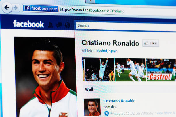 Página De Facebook De Cristiano Ronaldo En Rgb Monitor De La Computadora Portátil Foto de stock y más banco de imágenes de Cristiano Ronaldo - Fútbol - iStock Página De Facebook De Cristiano Ronaldo En Rgb Monitor De La Computadora Portátil Foto de stock y más banco de imágenes de Cristiano Ronaldo - Fútbol - iStock