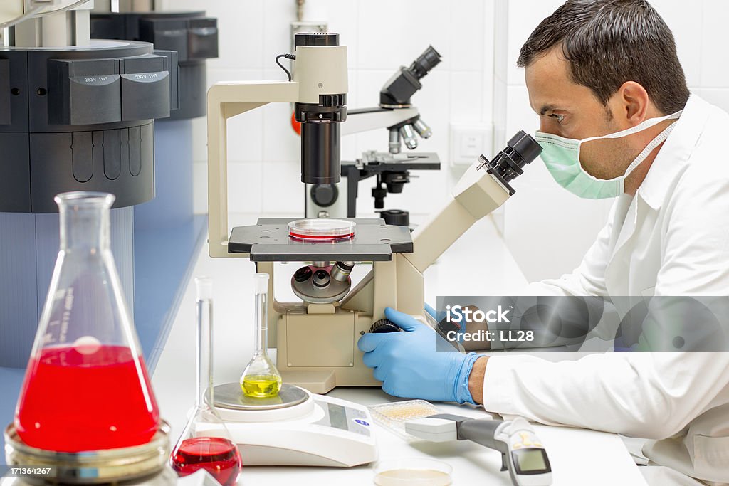 Chemiker Arbeiten in einem research lab - Lizenzfrei 30-34 Jahre Stock-Foto