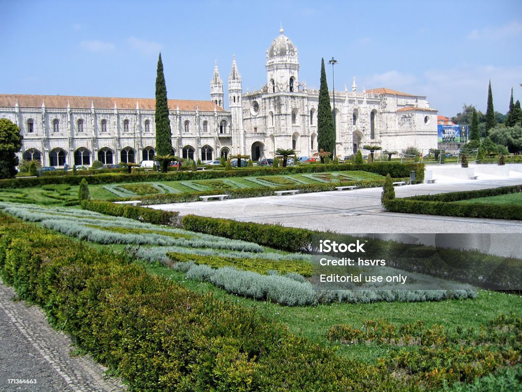 Park e Mosteiro dos Jeronimos (Lisboa, -, Portugal) - Foto de stock de Arquitetura royalty-free