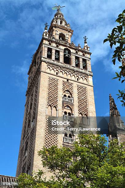 Giralda Sevilha Espanha - Fotografias de stock e mais imagens de Al-Andalus - Al-Andalus, Andaluzia, Campanário - Torre