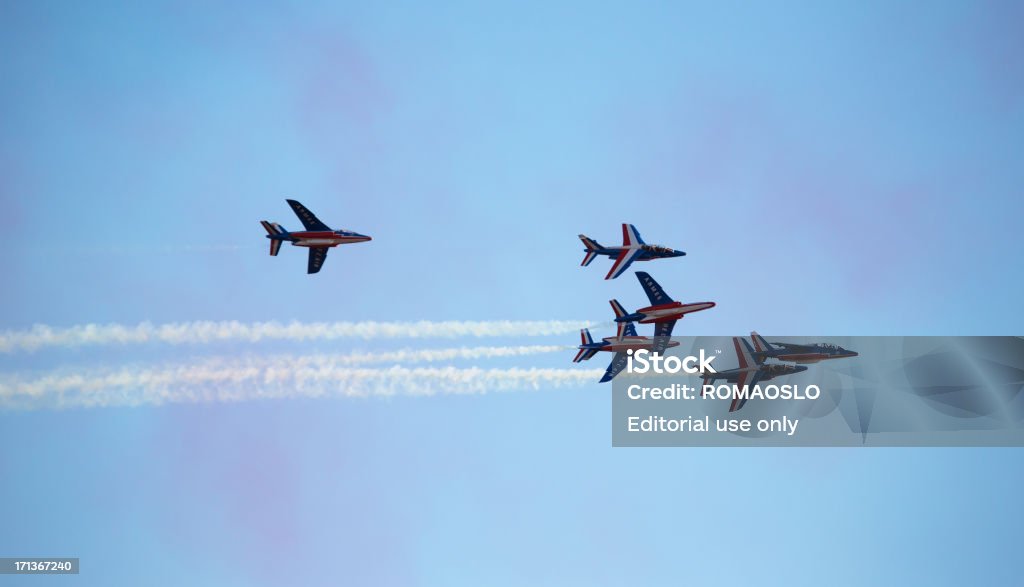 Patrouille de France aerobikowy wyświetlić zespołu - Zbiór zdjęć royalty-free (Akrobacja lotnicza)