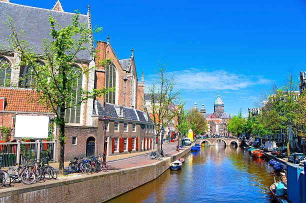 istock Amsterdam City Scene Water Canal 171368463